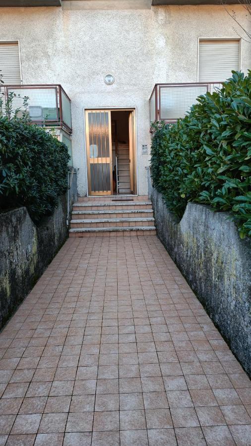 Le Palme 98 "Casa Vacanze" リド・ディ・カマイオーレ エクステリア 写真